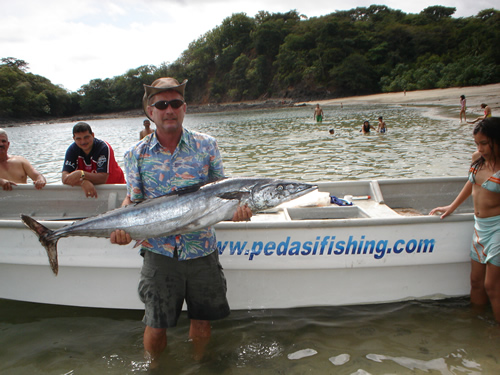Wahoo fishing in Panama, excellent fight bob!.
